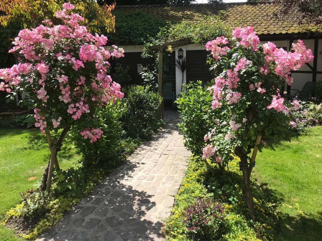 West Lodge Hotel Aylesbury  Eksteriør billede
